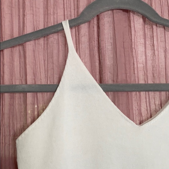 Cropped White Tank - Picture 2 of 3